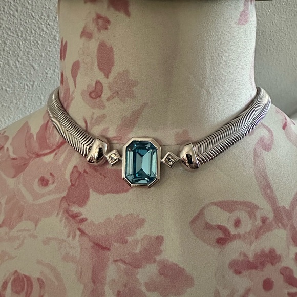 CHRISTIAN DIOR Emerald Cut London Blue Topaz and Pave' Crystal Statement Choker - Picture 4 of 10